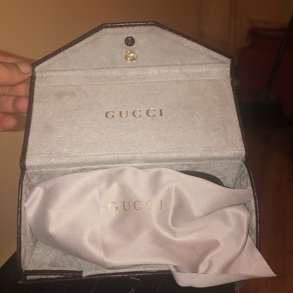 Gucci sunglasses case AUTHENTIC w/ cloth